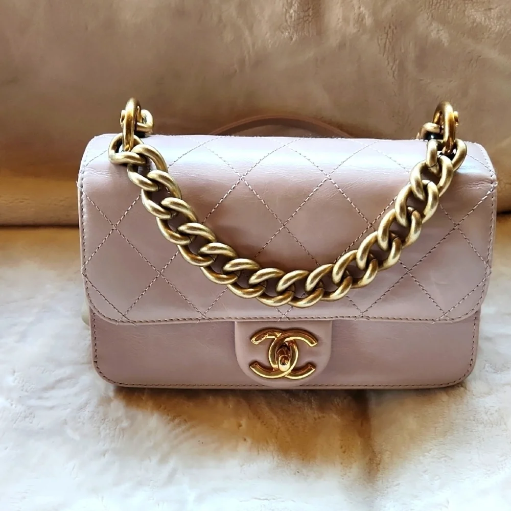 CHANEL‎ Blush Pink Flap Quilted Shoulder Bag with Gold Chain